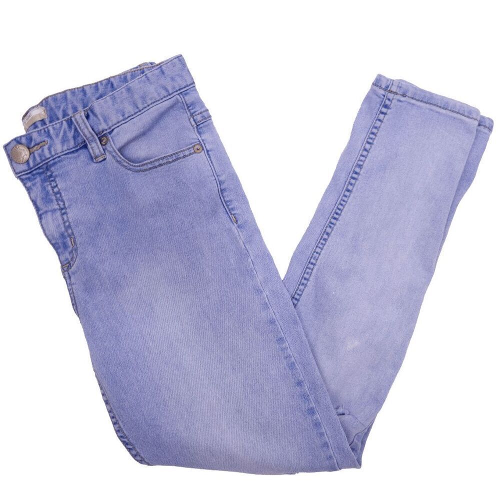 Free People W29 Skinny Light Wash Jeans with torn knee detail